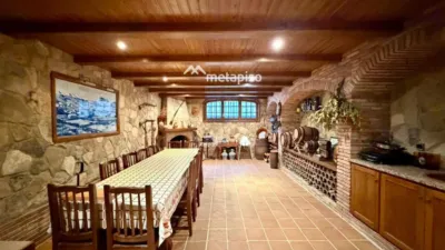 Chalet on Carrer de Rosa Sensat photo 77