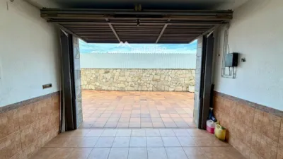 Chalet on Carrer de Rosa Sensat photo 83