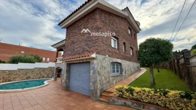 Chalet on Carrer de Rosa Sensat photo 86