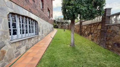 Chalet on Carrer de Rosa Sensat photo 87