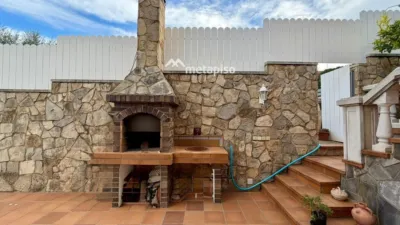 Chalet on Carrer de Rosa Sensat photo 93