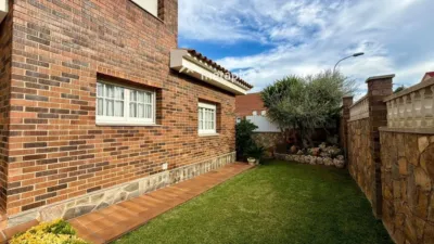 Chalet on Carrer de Rosa Sensat photo 97
