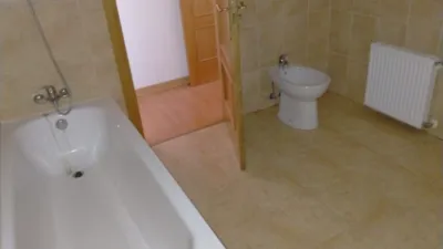 Piso en venta en Avenida de Madrid, Almazán de 66.000 €