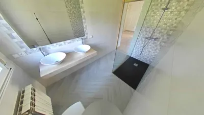 Casa en venta en Calle Ferreros, Soto de Rey (Ribera de Arriba) de 214.300 €