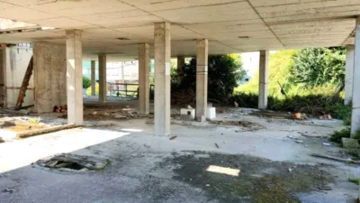 Edificio en venta en A Campanilla - Más