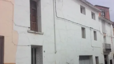 Terraced house on Carrer de Lucena