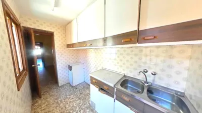 Piso en venta en Calle del Doctor Don Ramón y Cajal, cerca de Calle del Jaralillo, Almadén de 17.037 €
