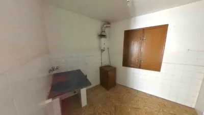 Piso en venta en Calle del Doctor Don Ramón y Cajal, cerca de Calle del Jaralillo, Almadén de 17.037 €