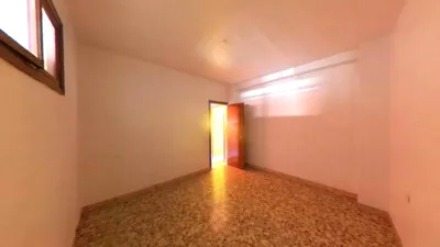 Piso en venta en Calle del Doctor Don Ramón y Cajal, cerca de Calle del Jaralillo, Almadén de 17.037 €