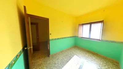 Piso en venta en Calle del Doctor Don Ramón y Cajal, cerca de Calle del Jaralillo, Almadén de 17.037 €
