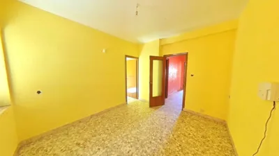 Piso en venta en Calle del Doctor Don Ramón y Cajal, cerca de Calle del Jaralillo, Almadén de 17.037 €