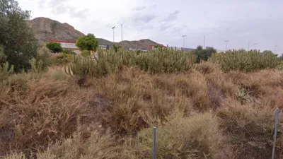 Terreno en venta en Calle del Polígono - Vista 2