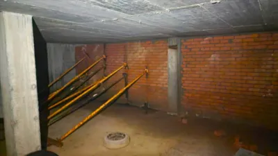 Local comercial en venta en Avenida de Rosalía de Castro, cerca de Rúa dos Feáns - Vista 4