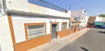 Terraced house on Calle de Martín Alonso Pinzón photo 2