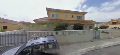 House on Calle Farmacéutico Manuel González Rosales photo 2