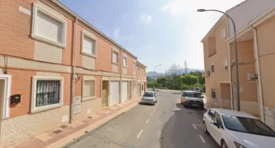 House on Rodrigo Bastida Street photo 3