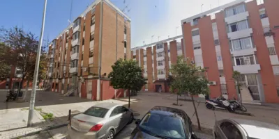 House on Antonio Montes Street photo 3