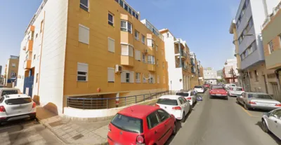 Piso en calle Marianela photo 2