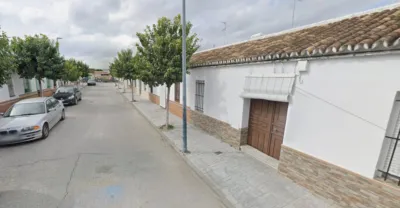 House on Lucas Bermudo Street photo 2