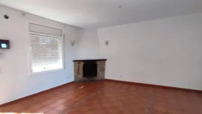 Flat on Carrer de Llançà photo 5