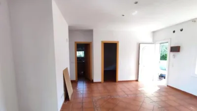 Flat on Carrer de Llançà photo 3