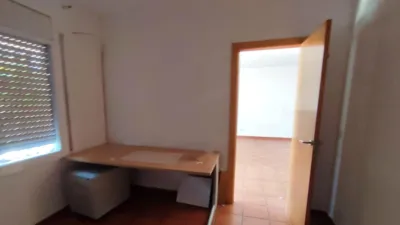 Flat on Carrer de Llançà photo 10