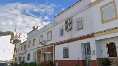 House on Montes Herrada Street photo 2