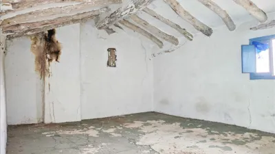 Casa adosada en venta en Calle Wifredo El Velloso, Lumpiaque de 40.000 €
