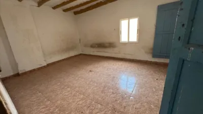 Casa adosada en venta en Calle Wifredo El Velloso, Lumpiaque de 40.000 €