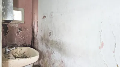 Casa adosada en venta en Calle Wifredo El Velloso, Lumpiaque de 40.000 €