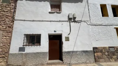 Casa adosada en venta en Calle Wifredo El Velloso, Lumpiaque de 40.000 €