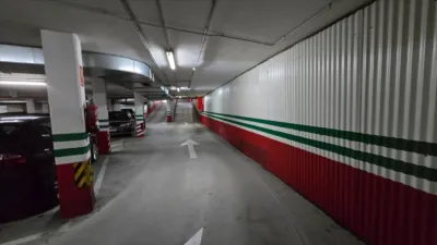 Garaje en venta en Avenida de los Monelos, cerca de Calle de los Lirios - Más