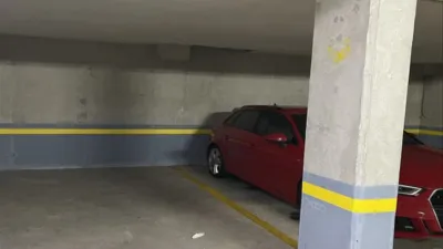 Garaje en venta en Calle Alfredo Vicenti - Más