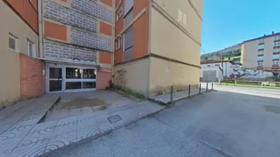 Piso en venta en Avenida de Cantabria, cerca de Calle de la Cuesta, Los Corrales de Buelna de 101.000 €