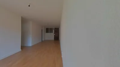 Piso en venta en Avenida de Cantabria, cerca de Calle de la Cuesta, Los Corrales de Buelna de 101.000 €