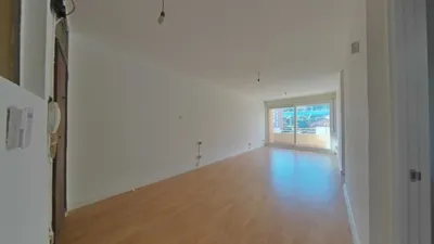 Piso en venta en Avenida de Cantabria, cerca de Calle de la Cuesta, Los Corrales de Buelna de 101.000 €