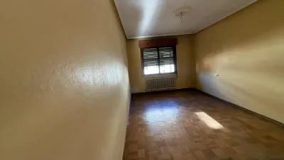 Piso en venta en Avenida Francisco Cabrera, Bello (Cabañaquinta-Aller). Municipio de Aller de 65.000 €