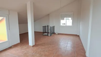 Piso en venta en Calle San Blas, Monfarracinos de 56.000 €