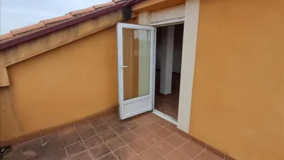 Piso en venta en Calle San Blas, Monfarracinos de 56.000 €