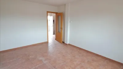 Piso en venta en Calle San Blas, Monfarracinos de 56.000 €