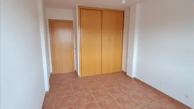 Piso en venta en Calle San Blas, Monfarracinos de 56.000 €