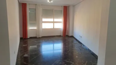 Piso en alquiler en Torrefiel - Imagen 3