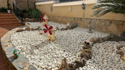 Chalet unifamiliar en venta en Carrer Pinassa, Montserrat de 375.000 €