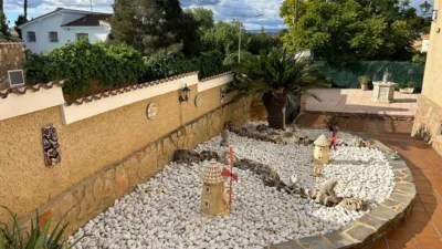 Chalet unifamiliar en venta en Carrer Pinassa, Montserrat de 375.000 €