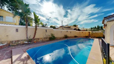 Chalet unifamiliar en venta en Carrer Pinassa, Montserrat de 375.000 €