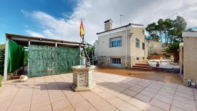 Chalet unifamiliar en venta en Carrer Pinassa, Montserrat de 375.000 €