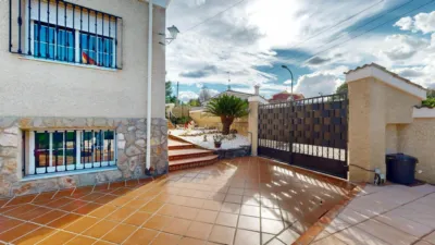 Chalet unifamiliar en venta en Carrer Pinassa, Montserrat de 375.000 €