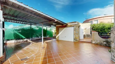 Chalet unifamiliar en venta en Carrer Pinassa, Montserrat de 375.000 €