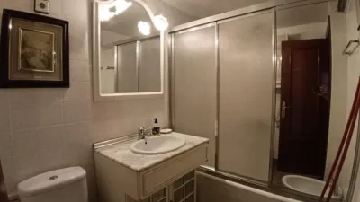 Apartment on Calle del Poeta Díez Gaviño photo 12