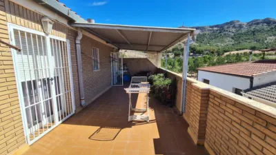 Semi-detached chalet on Calle Benejama photo 3